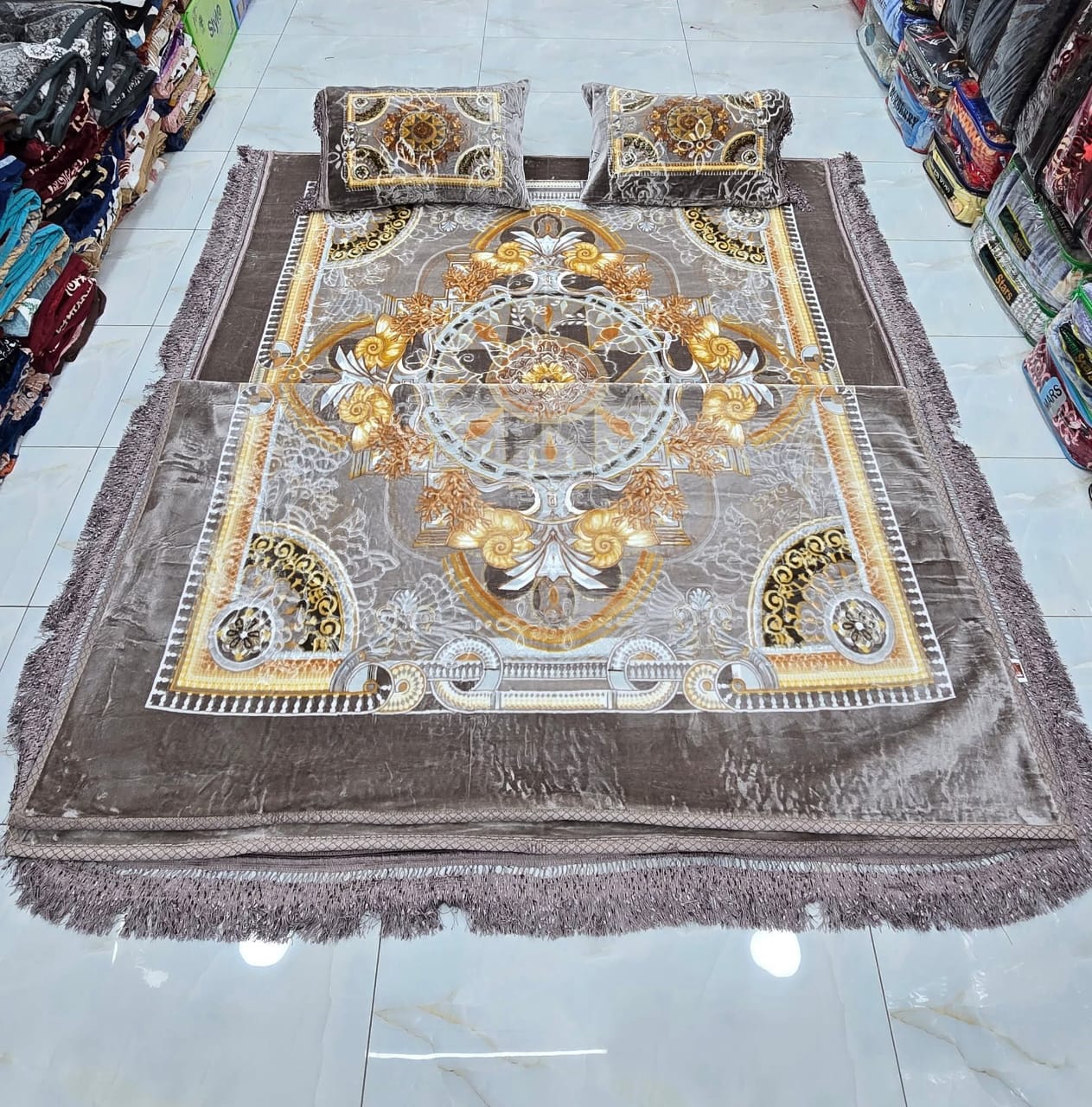 Manahil 4pcs 1 bedsheet 1 blanket 2 pillow Deep Grey